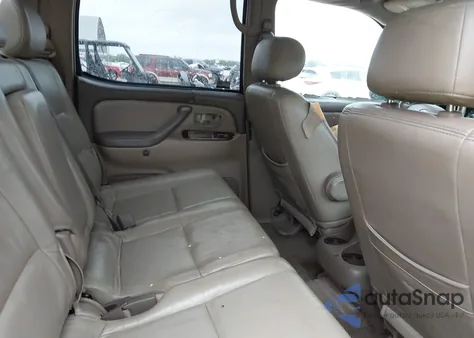 2004 Toyota Tundra Sr5 V8 z USA, uszkodzony, nr VIN 5TBET34154S445685